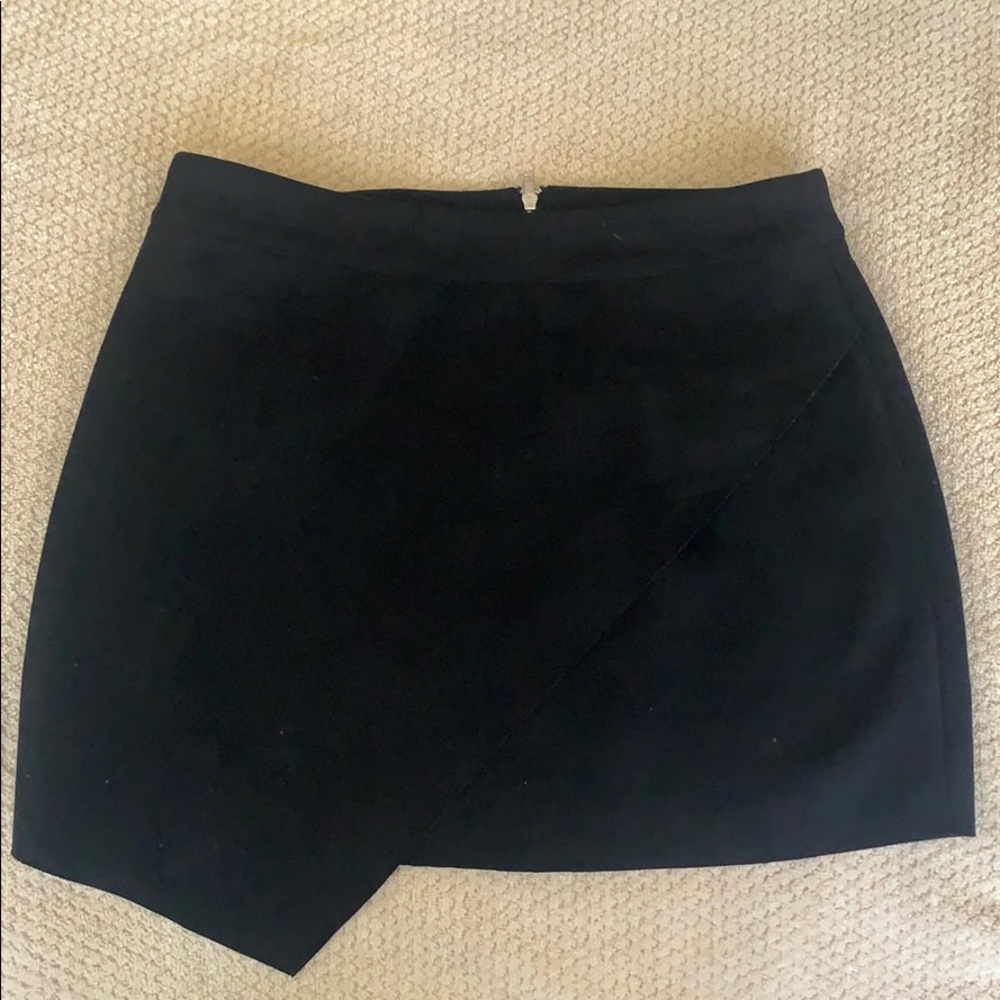 Kendall & Kylie Black suede skirt.